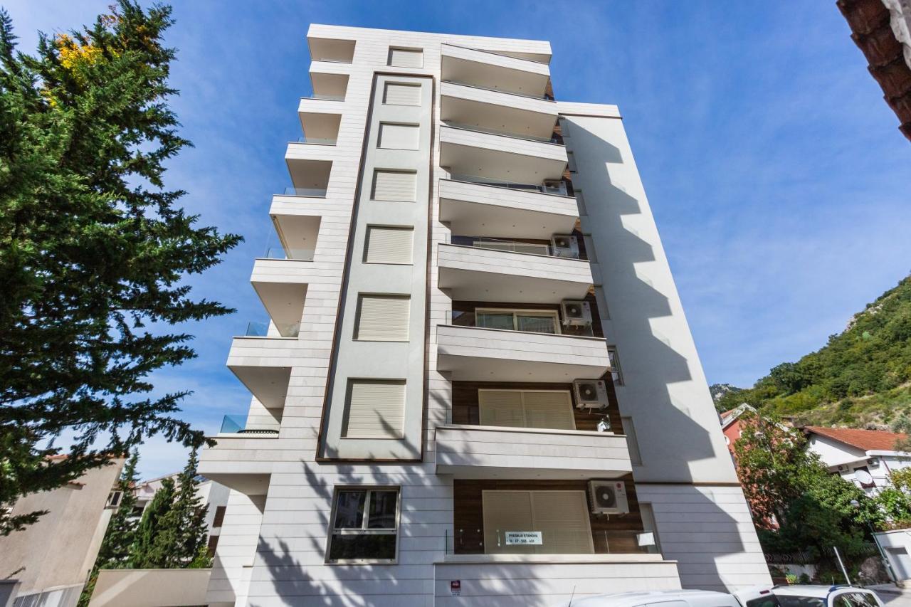 Apartments Lm Residence Rafailovici Exterior foto