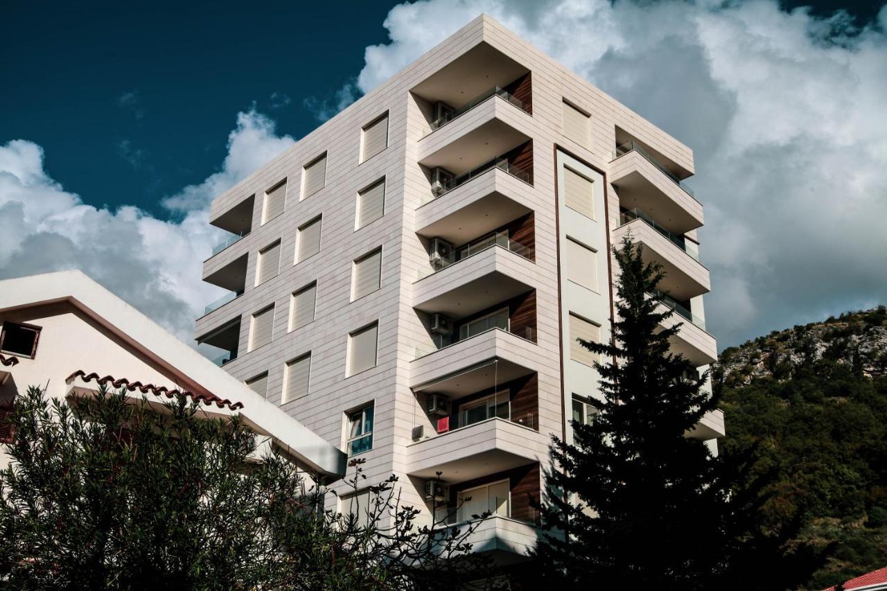 Apartments Lm Residence Rafailovici Exterior foto